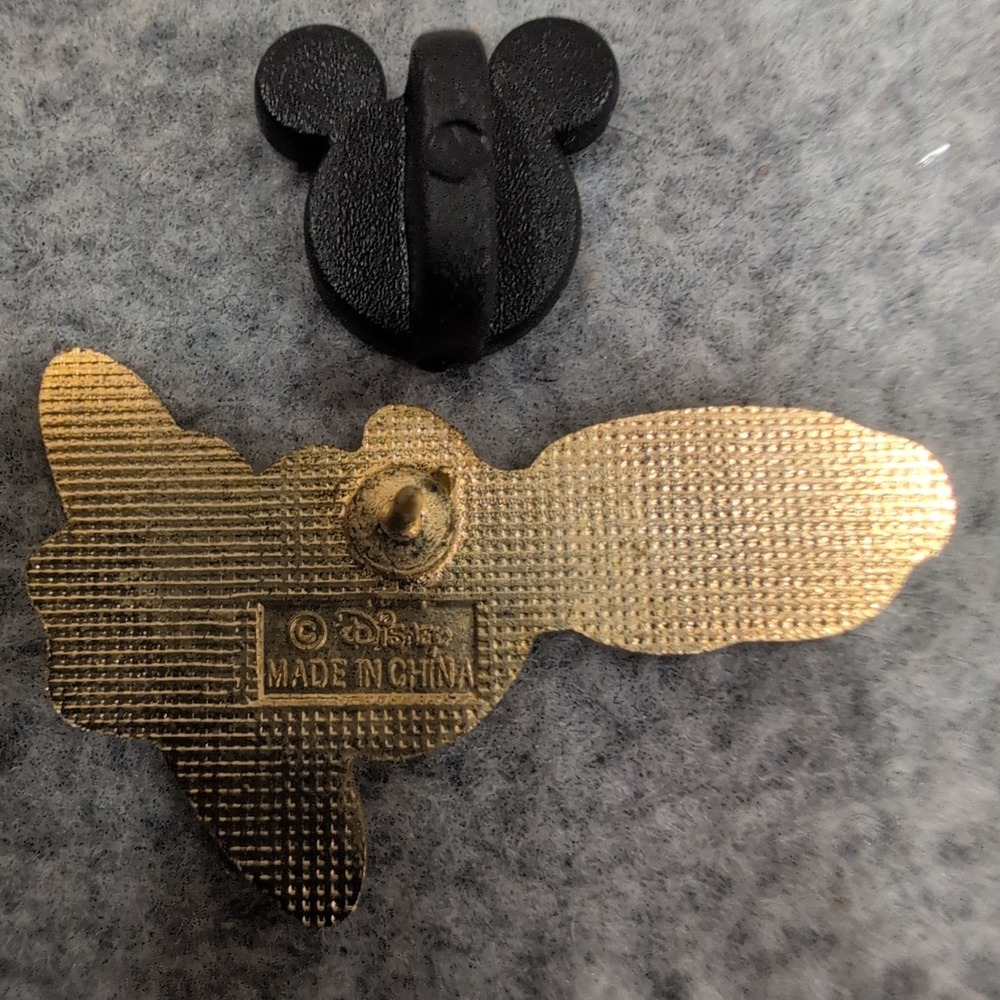 Disney Cruise Line Oceaneer Lab Trading Pin Mickey Icon Back Gold Tone Logo - Picture 3 of 3